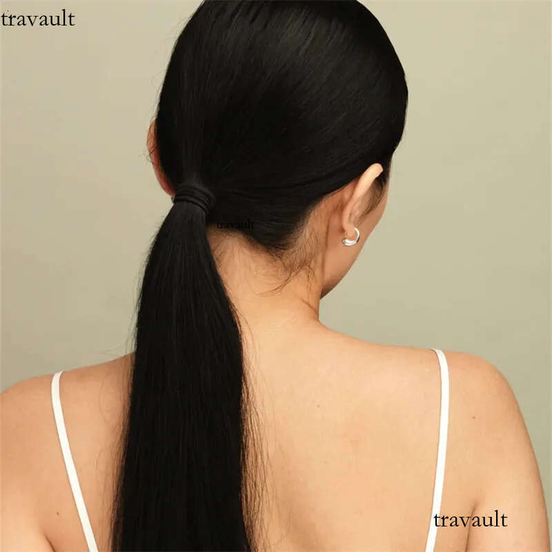 Minimalist Design Stud Pea Ear Buckle Earrings French Hepburn Style Ins Niche Temperament Commuter Mini Fashion Jewelry