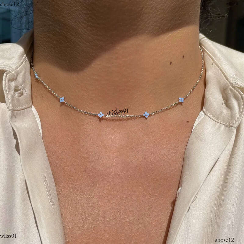 Ins Simple Fashion Flower Pendant Jewelry White Rose Gold Fill Blue Sapphire CZ Dia Gemstones Party Women Clavicle Necklace For Mother Day Gift