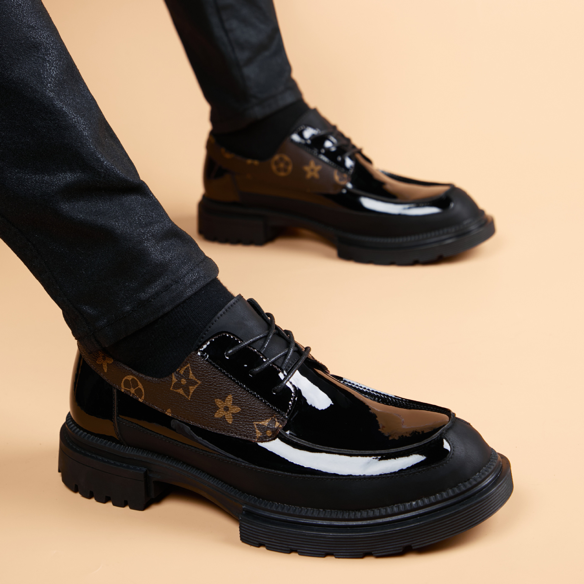 Designer shoes free shipping New Classic Business and Leisure Trendy Bright Face Height Increasing Dress Shoes for Men black