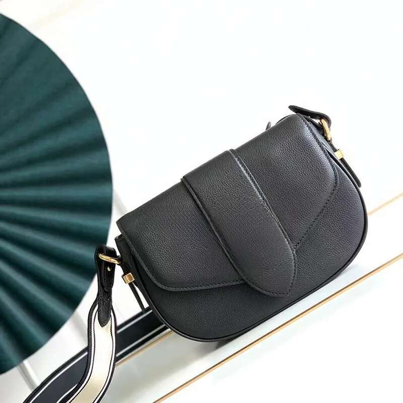 Designer Crossbody Genuine leather Handbag 25CM Delicate knockoff Shoulder bag