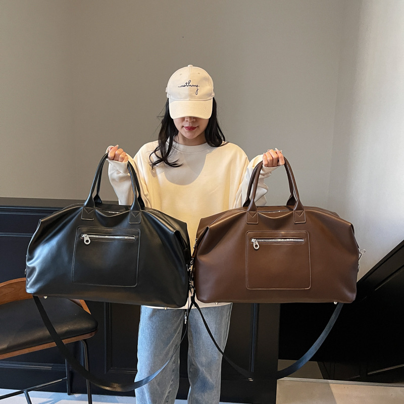 2025 New Women's Leather Travel Bag Large Capacity Short Distance Handbag Fashionable and Lightweight Women's Travel Bag