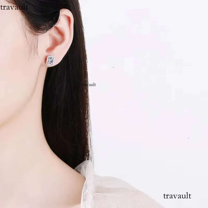 DHcollection Hot Sterg Sier Rectangular Women's Model with Pt950 Gold Plated Earrings, Moissanite Dia Earrings