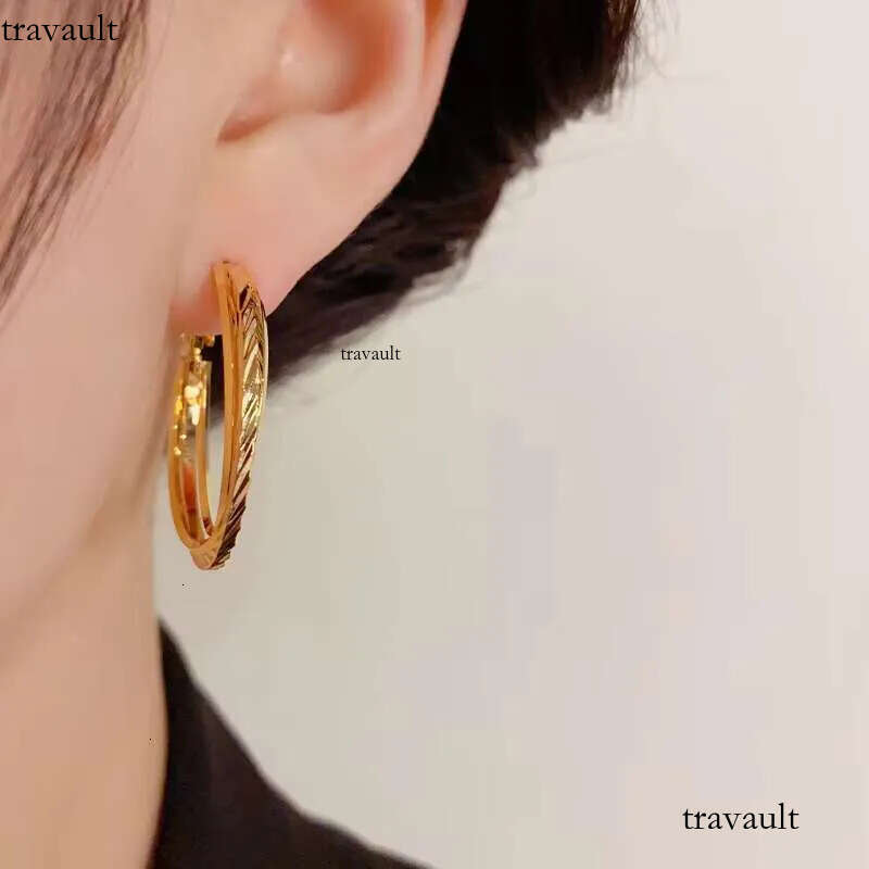 DHCollections Ins Fashion Double Twist Earrings Simple Copper Gold-Plated S Sier Waterproof Brass Trendy Wholesale Socialite Temperament