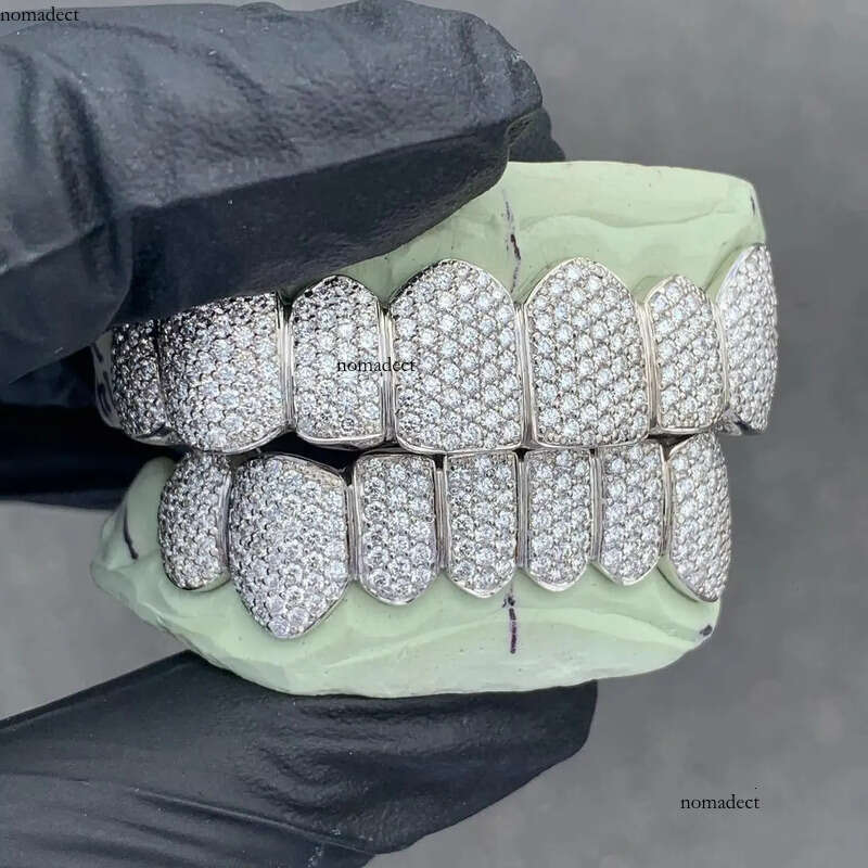 Customize Rapper Fangs Teeth Sterling Sier Iced Out Moissanite Grillz ce