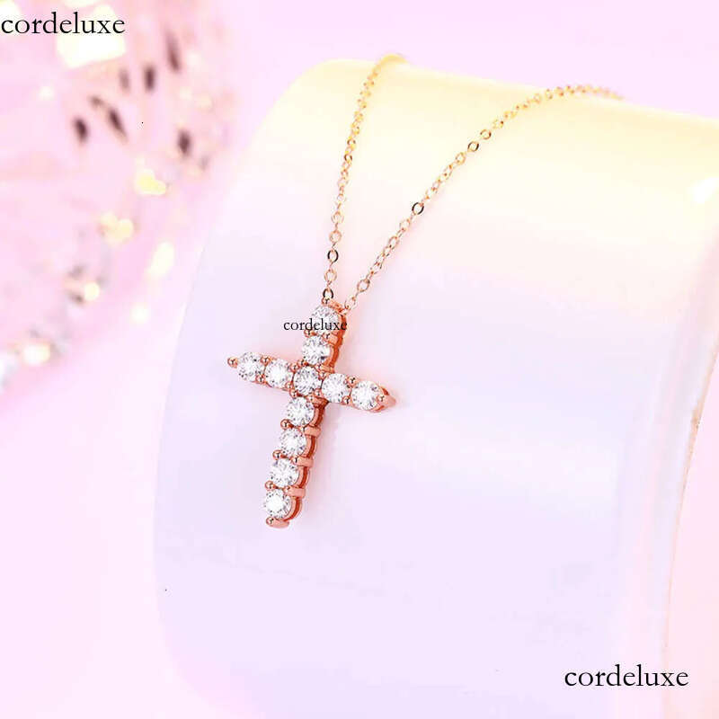 2023 New Pass Dias Tester VVS Initial Mossanite Pendant Dia Cross Fine Jewelry Necklaces Moissanite Sterling Sier c7