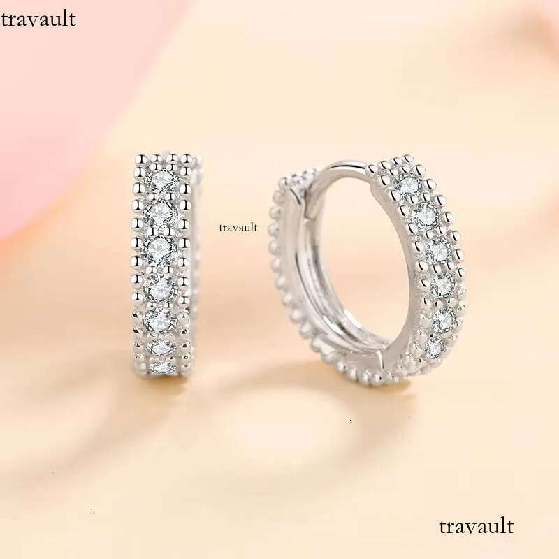 DHcollection Fashion Jewelry Inlaid With Spure Sier Reverse D Color Pyroxene Full Dia Ring Earrings