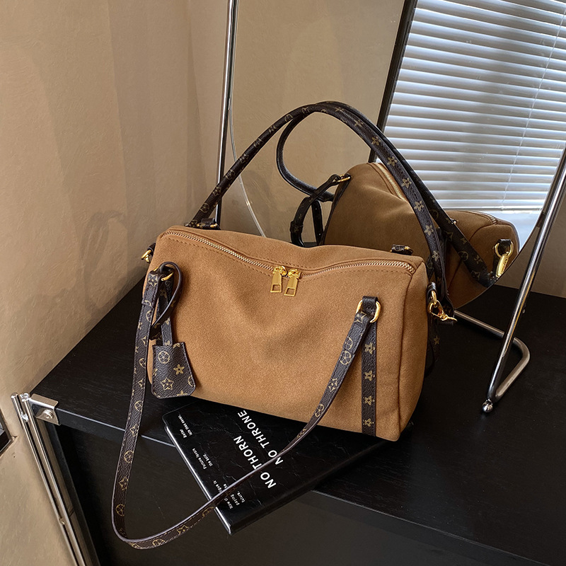 free shipping designer bag New Retro Matte Boston Tote Bag Versatile Large Capacity Commuter Underarm Bag for Women