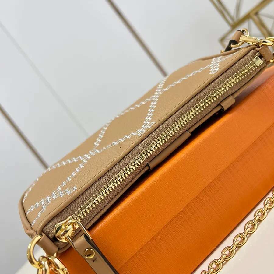 Designer Hobo Genuine leather Handbag 19CM Crossbody Delicate knockoff Chain bag