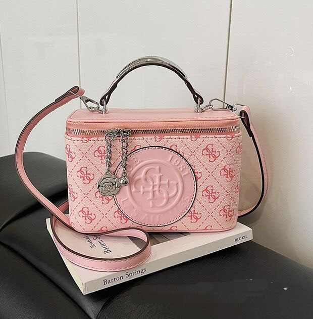 Luxury designer Bag Chain Box Women's Bag 2025 new leather Letter print bag Fashion shoulder crossbody bag wallet,20-13-10cm