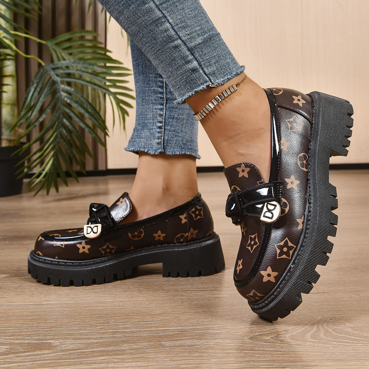 free Shipping Fashionable leather shoes with simple autumn round toe retro style thick heel lightweight comfortable one foot fashion versatile shoe De