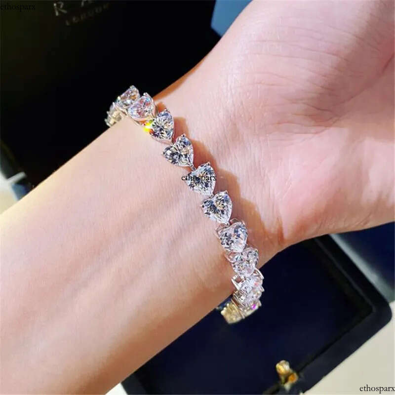Choucong Brand Ins Top Sell Sweet Cut Wedding Bracelets White Gold Fill High Quality Full Heart Shape 5A Zircon Moissanite Dia Party Women Bangle For 