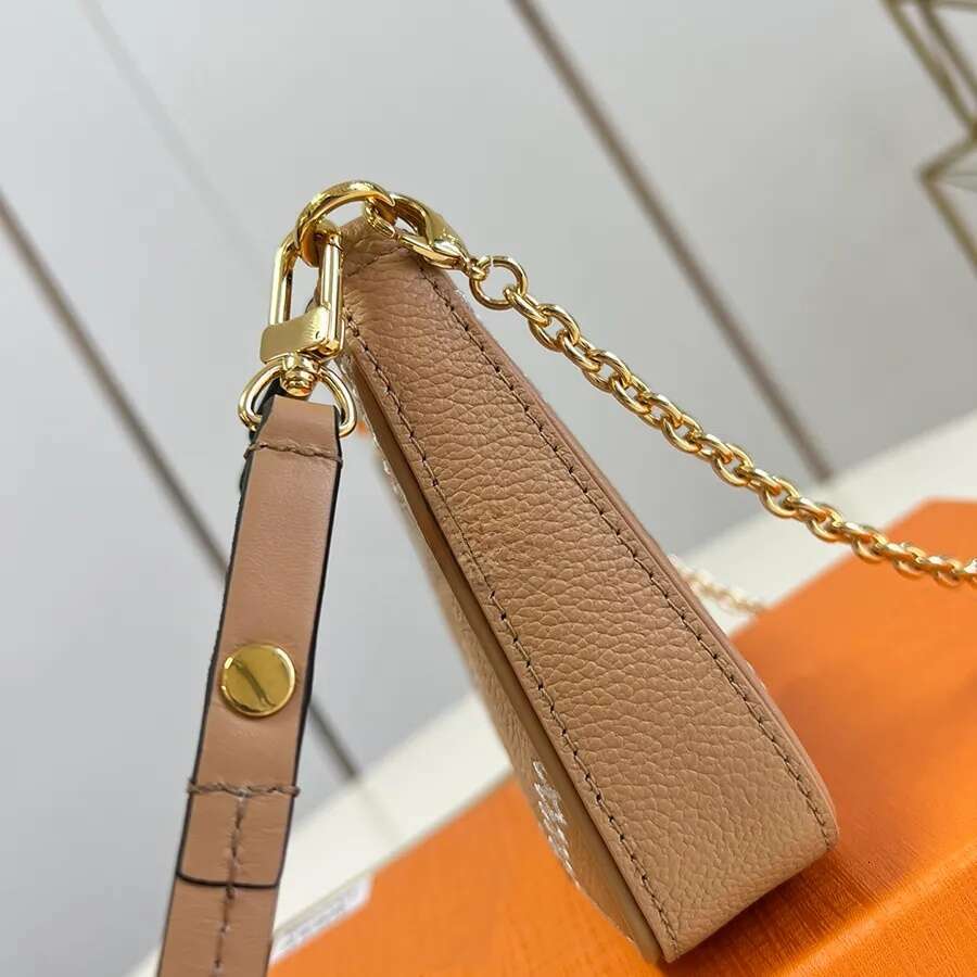 Designer Hobo Genuine leather Handbag 19CM Crossbody Delicate knockoff Chain bag