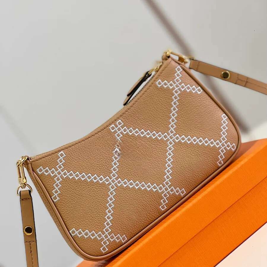 Designer Hobo Genuine leather Handbag 19CM Crossbody Delicate knockoff Chain bag