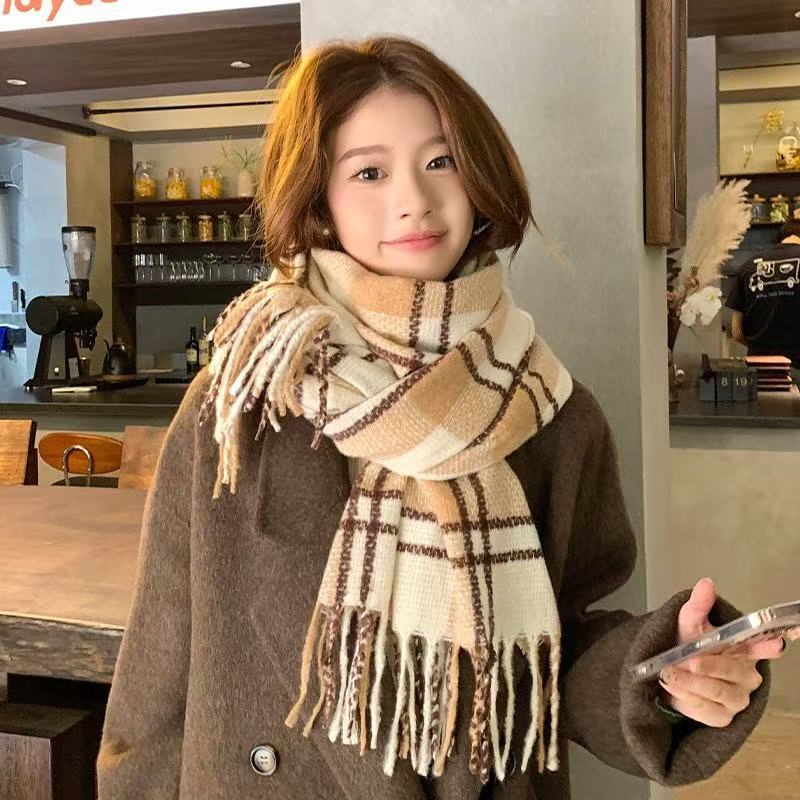 T1938 Korean-style cashmere scarf for women, warm and stylish for autumn and winter, versatile plaid design