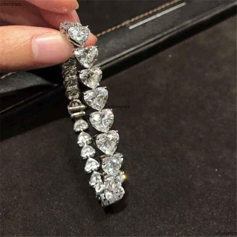 Choucong Brand Ins Top Sell Sweet Cut Wedding Bracelets White Gold Fill High Quality Full Heart Shape 5A Zircon Moissanite Dia Party Women Bangle For 