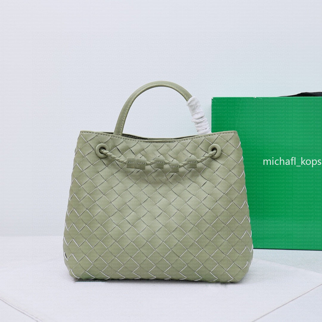 Designer bag shoulder bag 10A women's handbag large capacity classic shopping bag woven plaid leather crossbody bag classic large bag luxury bag commuting bag