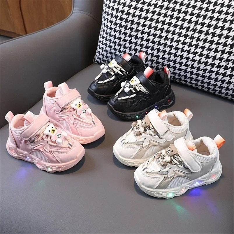 Childrens casual luminous shoes LED sparkling breathable mesh upper sports childrens chi 241216