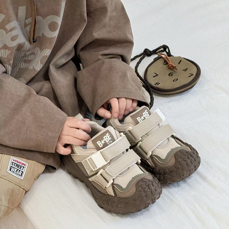 Autumn new designer shoes Designer Girls Shoes Autumn Luxury shoes New Children s Sports Shoes Breathable Soft Sole Durian Sole Boys Running Shoes Tre