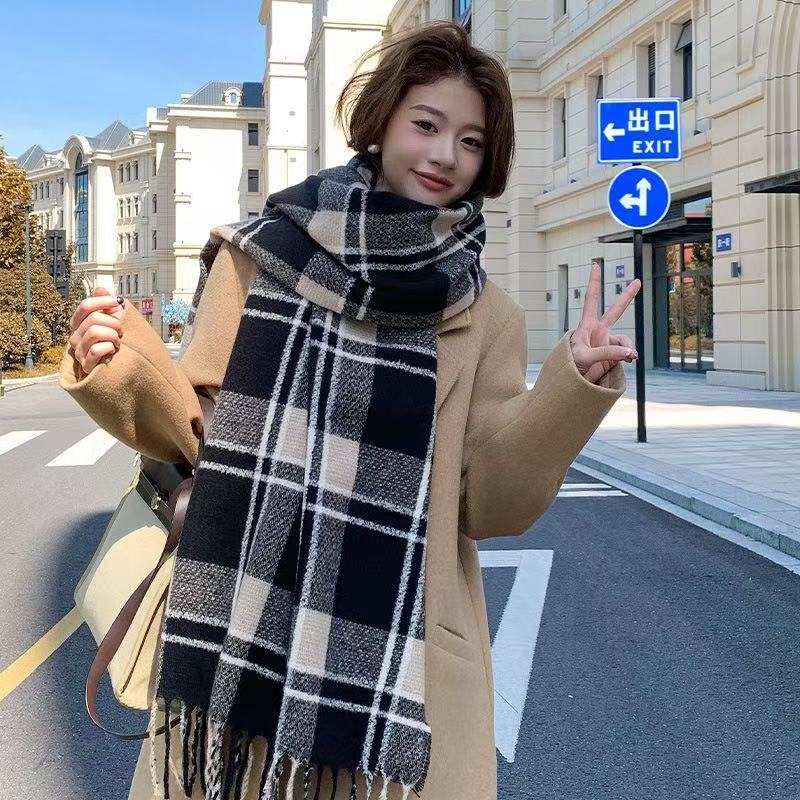 T1938 Korean-style cashmere scarf for women, warm and stylish for autumn and winter, versatile plaid design