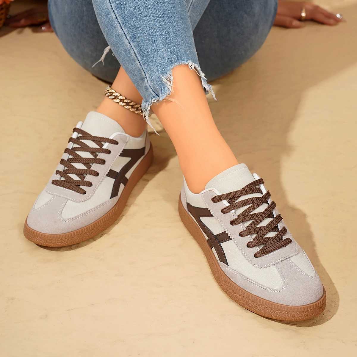 Womens Lightweight and Breathable Sports Shoes Round Toe Casual Low Cut Lace Up Shoes Suitable for Daily Wear Casual Shoes Z250930