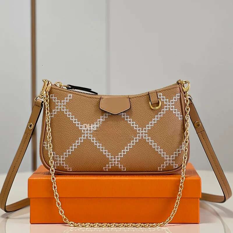 Designer Hobo Genuine leather Handbag 19CM Crossbody Delicate knockoff Chain bag