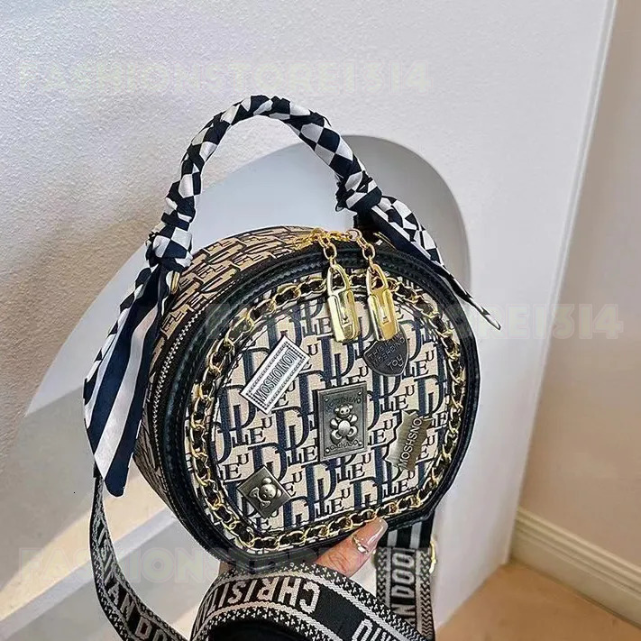 Designer Bag Women's Shoulder Bag Fashion Crossbody Bag Outdoor Travel and Everyday Shoulder bag Embroidered leather High quality purse cd f8