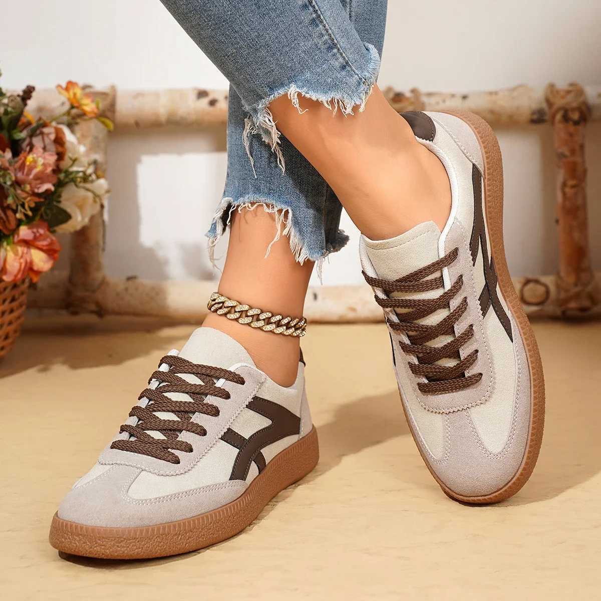 Womens Lightweight and Breathable Sports Shoes Round Toe Casual Low Cut Lace Up Shoes Suitable for Daily Wear Casual Shoes Z250930