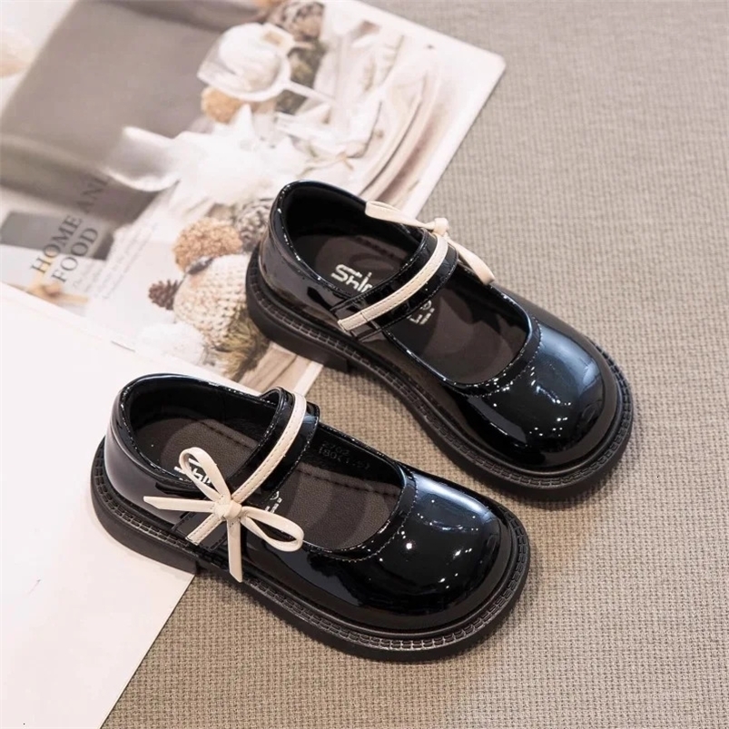 Fashion girls school shoes childrens fashion patches work bow princess shoes childrens light Mary Jens childrens ruffled leather shoes 241023