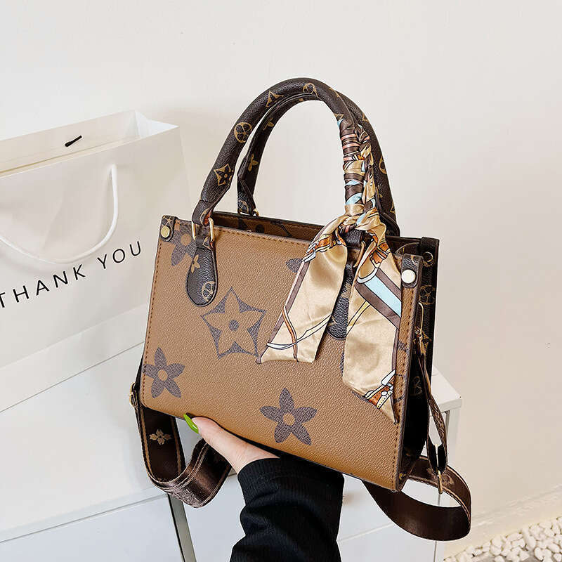 Fashion Classic Designer Bag for Women Ladies New Vintage Tote Bags with Scarf Large Capacity Shoulder Wide Strap Trendy Bag