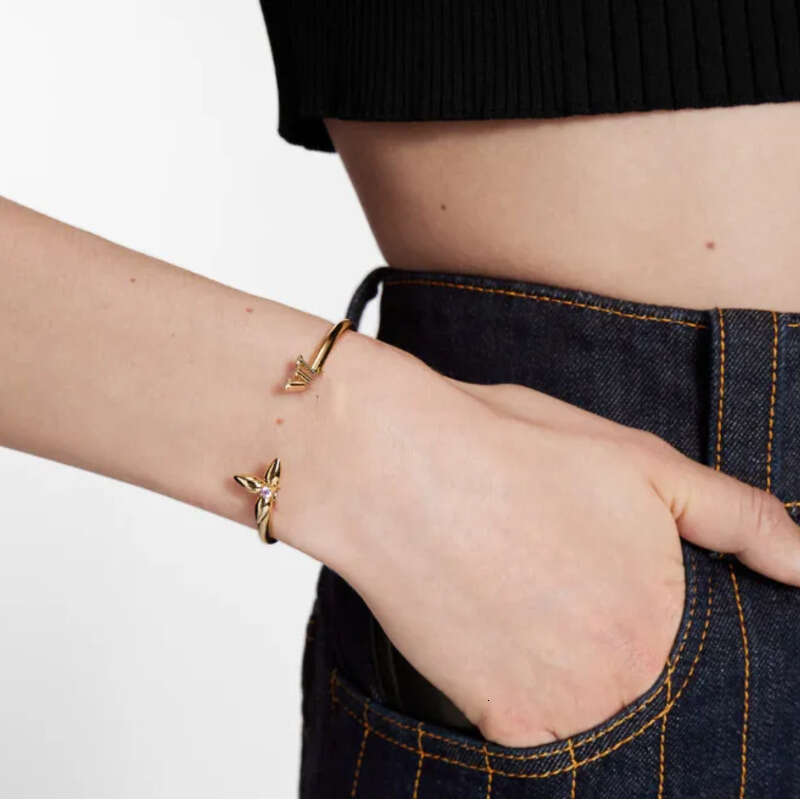 Designer New Bangles Purple Dia Letter Flower Charms Bangle Gold Plated Classic Jewelry For Women Wedding Gift