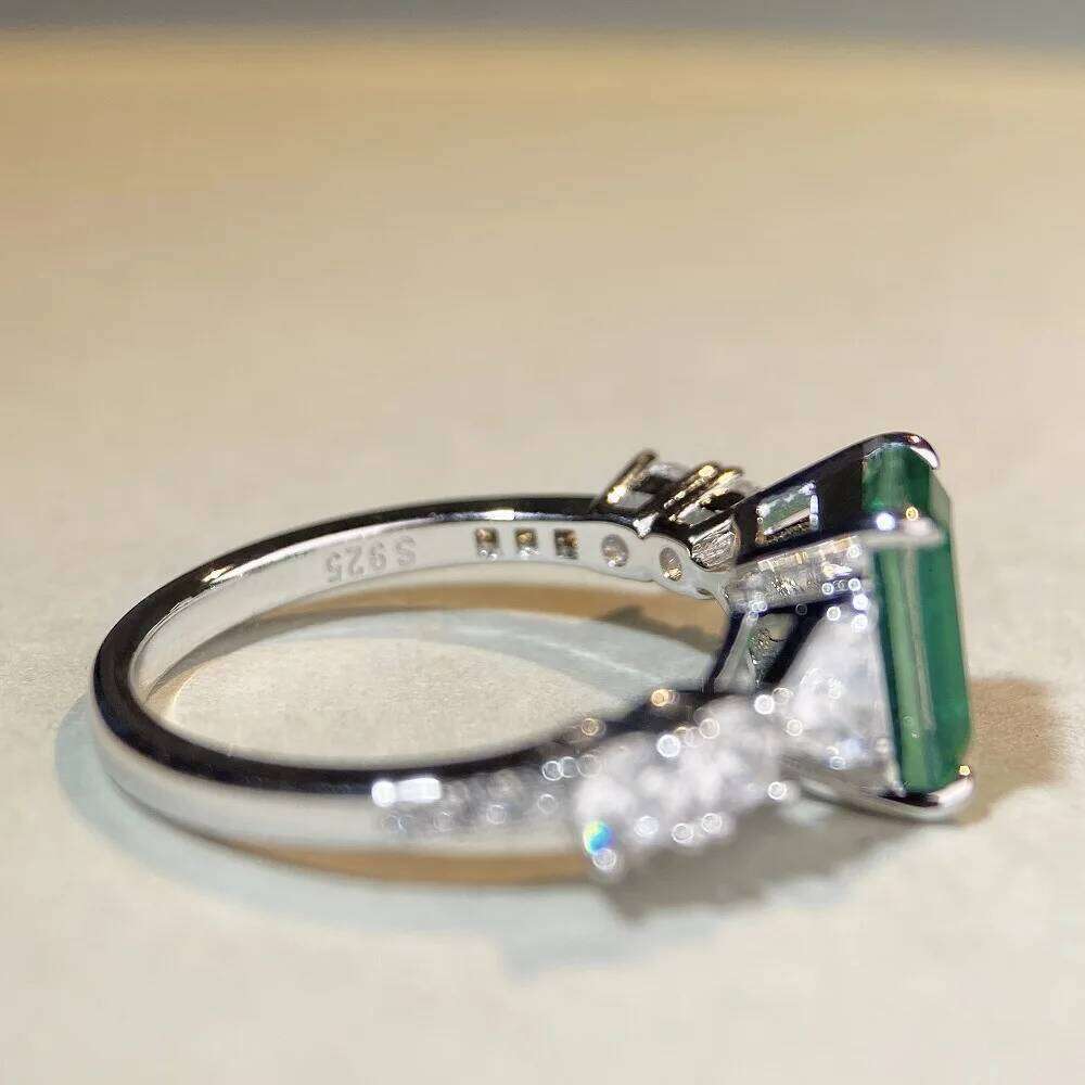 Solid Platinum PT950 Women's Emerald Cotton Muzuo Seiko Caibao Moissanite Dia Ring