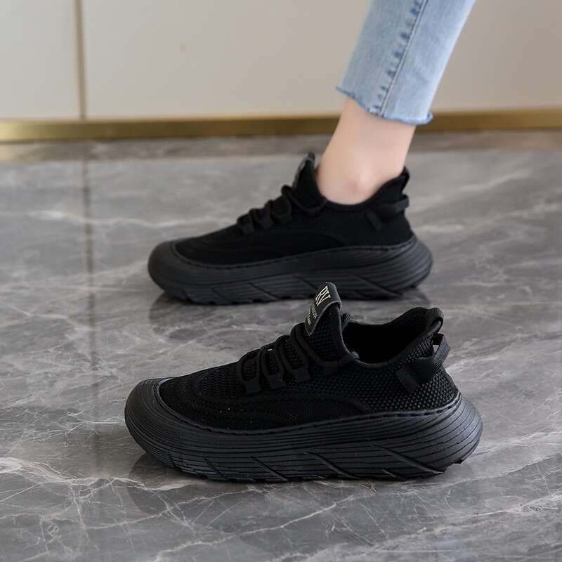 Stepping on Clouds Black Work Shoes for Women Soft Sole Comfortable Kitchen Non-Slip KFC Summer Breathable Size 34 Sneakers