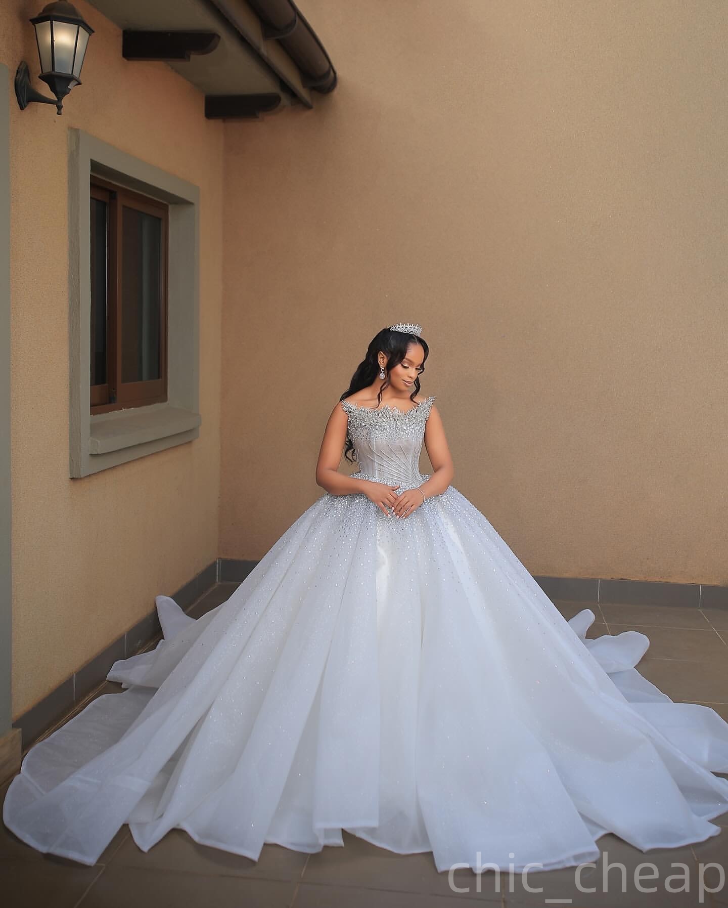 2025 Aso Ebi Plus Size Ivory Ball Gown Wedding Dress Crystals Beaded Strapless Sequined Tulle Bridal Gowns Dresses robe de mariee ZHJ045