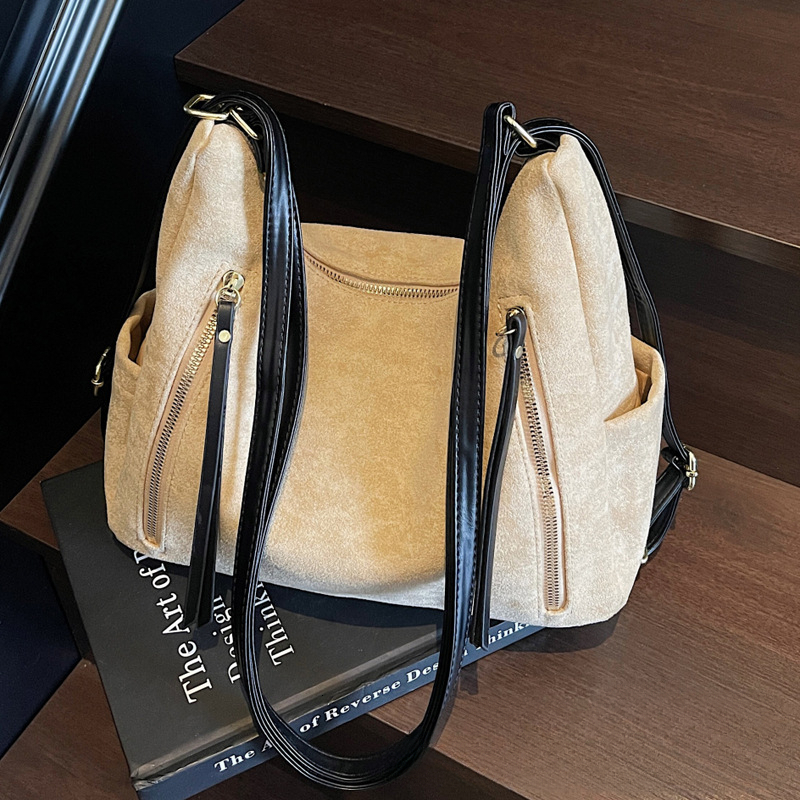 Designer Retro Women's Commuter Handbag 2025 New Autumn/Winter Single Shoulder Crossbody Bag Leisure Multi functional Backpack