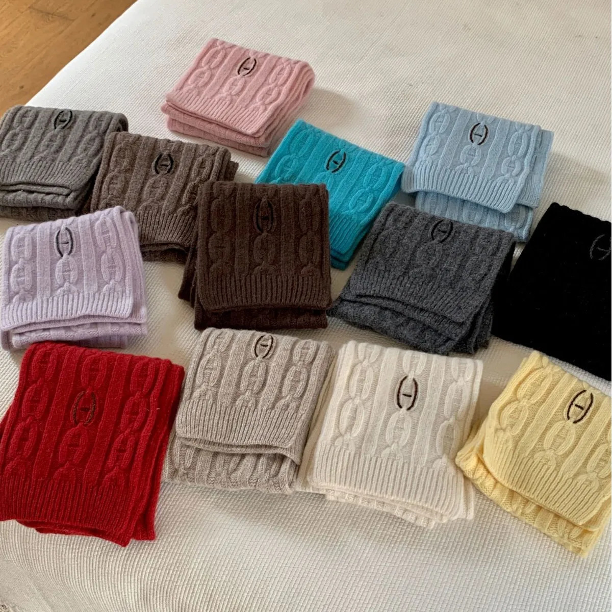Handmade Wool Twist Knit Scarf For Women Winter Warmth Windproof Neck Protection Soft Warming Scarf Coldproof Christmas Gift 250930