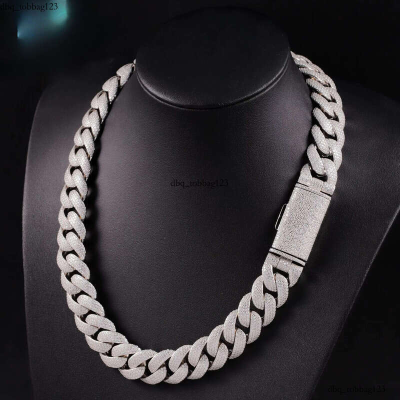 Yu Ying Hot Sale Full Iced Out Moissanite Heavy 17MM 20MM 22MM Wide S Solid Gold Plated Cuban Link Chain Necklace