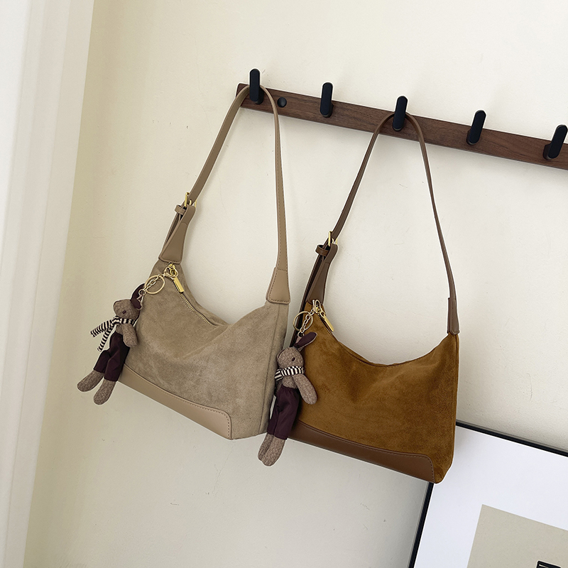 Leisure and minimalist shoulder bag 2025 new model for women, niche fashion, suitable for work, commuting, versatile, durable, multi-functional, light