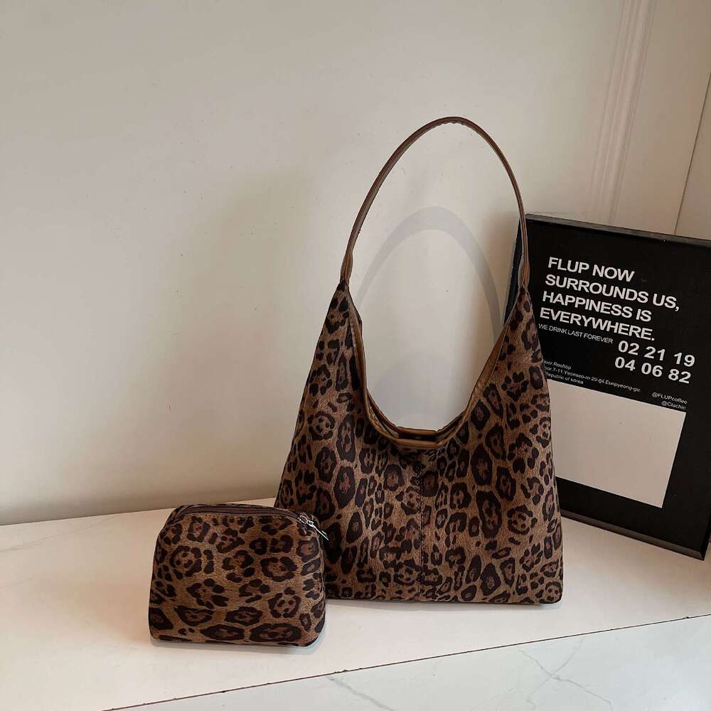 designer bag Luxury bag Large Capacity Women's Fashion New Versatile Shoulder Underarm Casual Commuting Leopard Print Tote Bag
