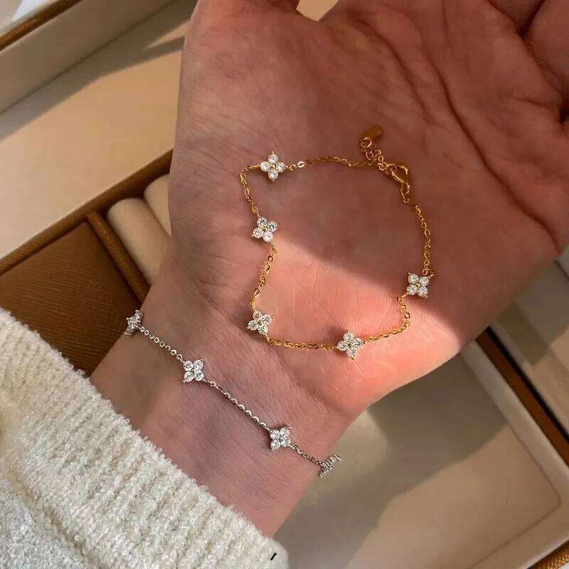 Sier Plated Cubic Zirconia Four Leaf Clover Charm Bracelet for Women Girls Adjustable Chain Link Jewelry Gift