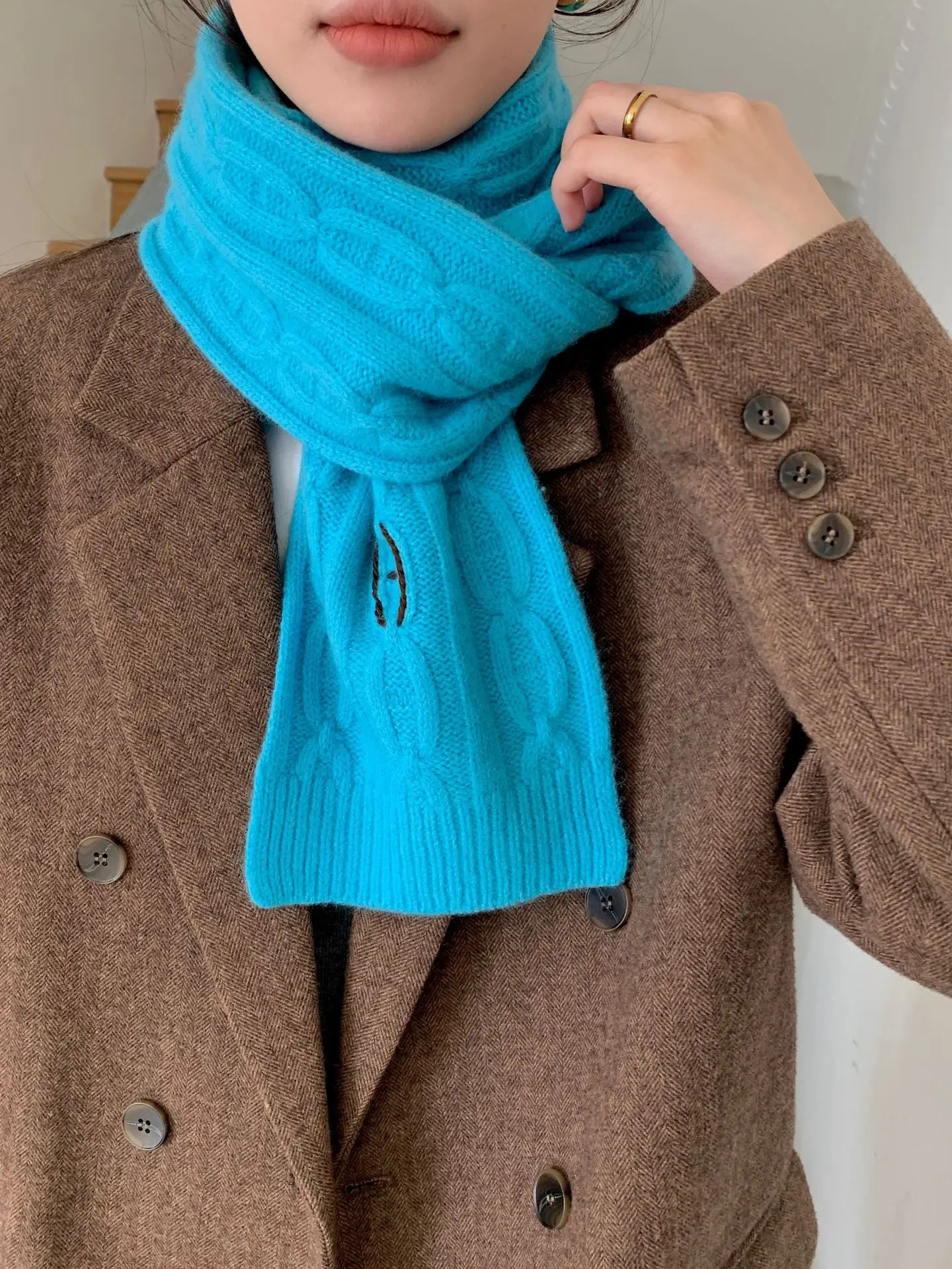 Handmade Wool Twist Knit Scarf For Women Winter Warmth Windproof Neck Protection Soft Warming Scarf Coldproof Christmas Gift 250930