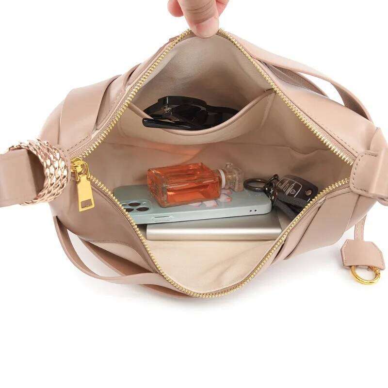 Shoulder 2025 new niche crescent fashion sense women's commuter underarm shoulder bag