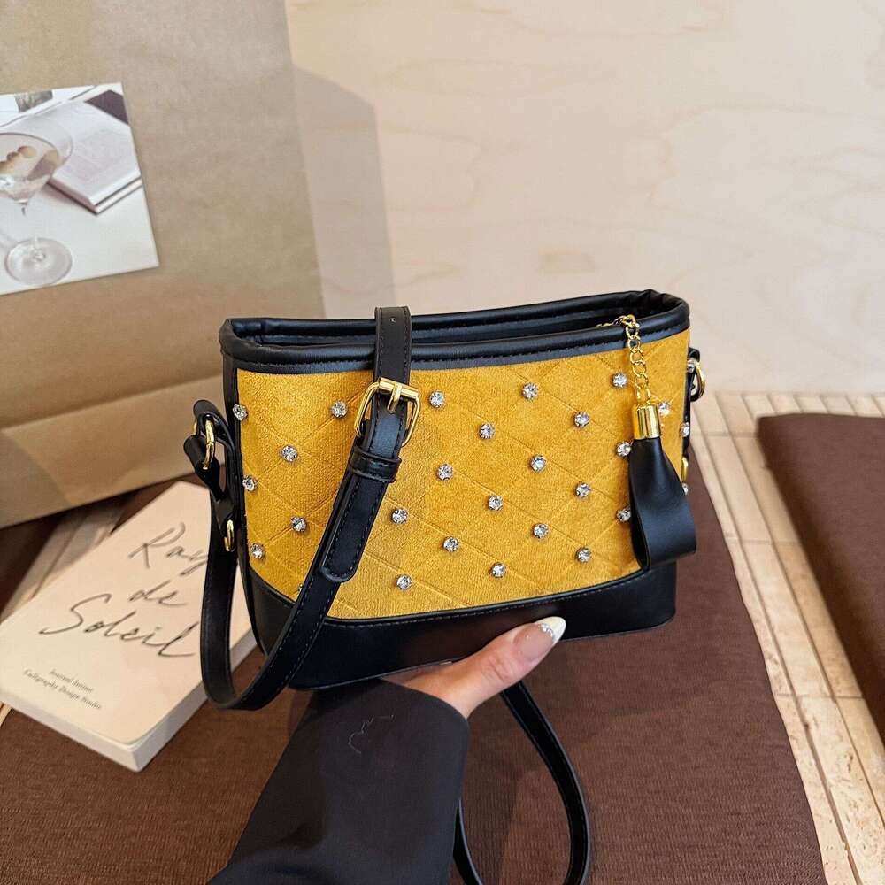 designer bag Luxury bag Fashion Quilted New Casual Versatile Niche Crossbody with Rhinestones Bucket Bag for Women