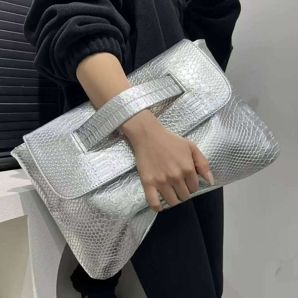 Ladies' fashionable retro coarse snake pattern handbag with high capacity and detachable strap shoulder bag