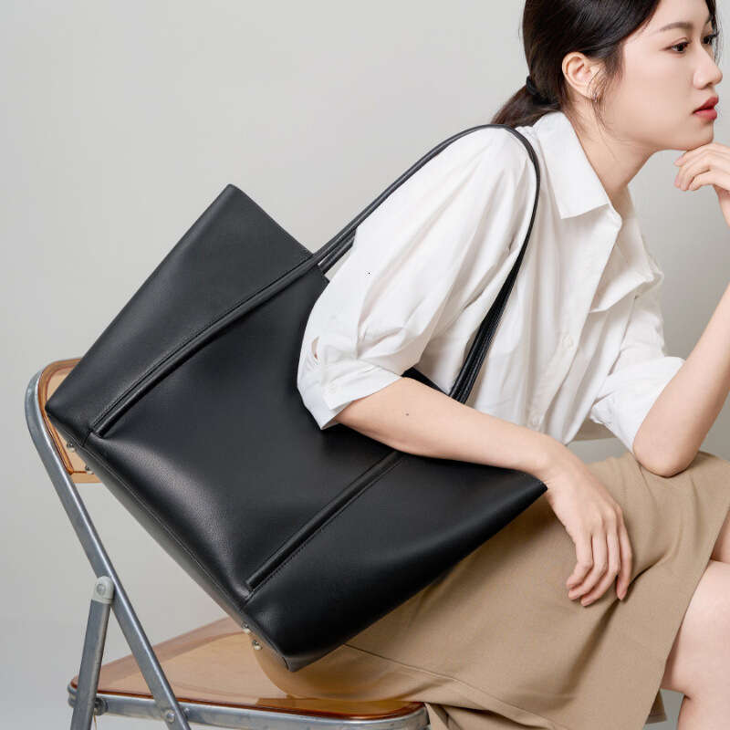 designer bag Luxury bag Genuine Leather Cowhide New Style Women's Shoulder Underarm Large Capacity Commuting High-end Tote Bag for Women