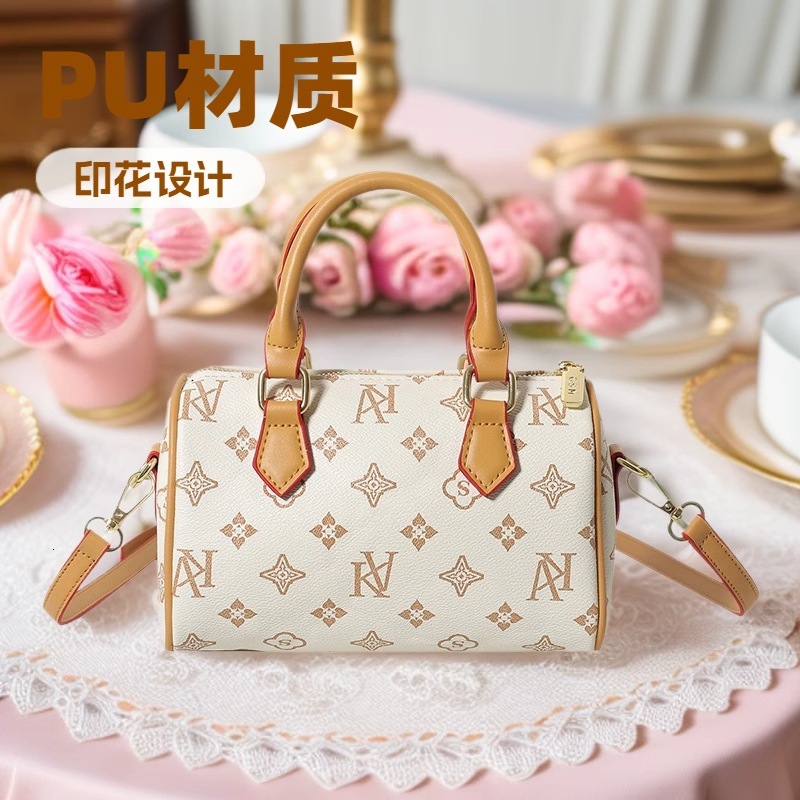 Luxury Brand Designer Bag Women's Bag Single Shoulder Versatile Handbag Vintage Floral Retro Bag Popular Trendy Large Capacity Crossbody Bag Simp