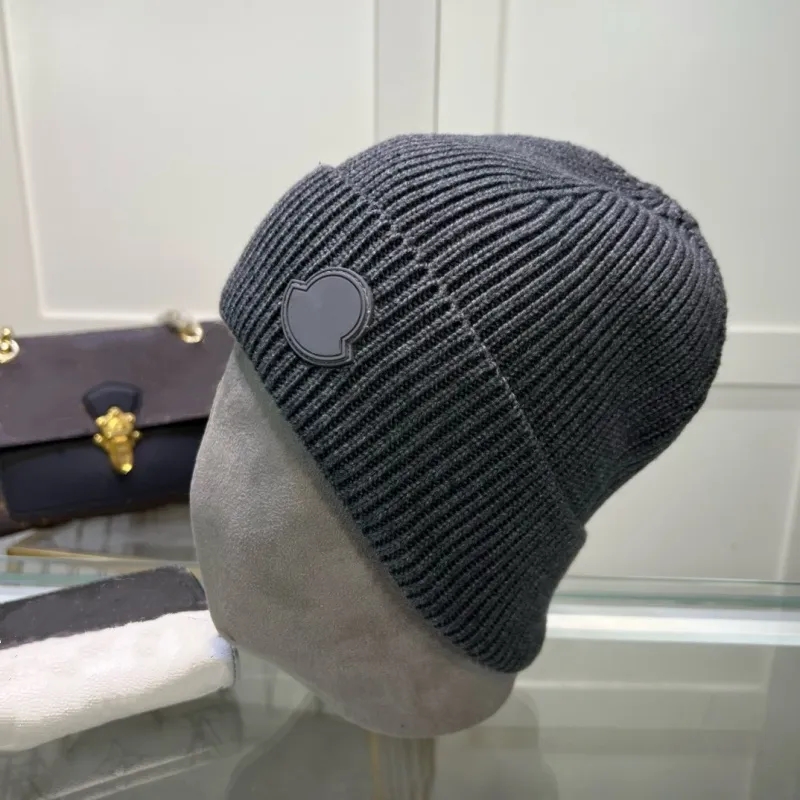 Designer beanie hats Men's and women's Luxury warm fall/winter thermal knit hat ski brand bonnet High Quality Skull Hat