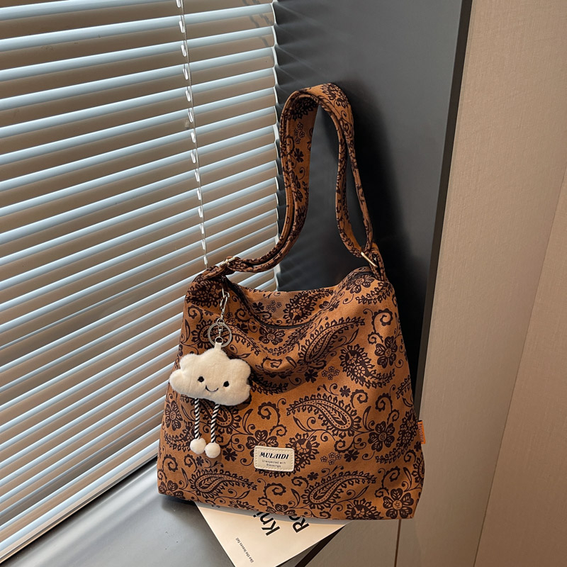 Leisure minimalist shoulder bag 2025 new women's niche design fashionable daily work commuting versatile durable multi-functional lightweight han