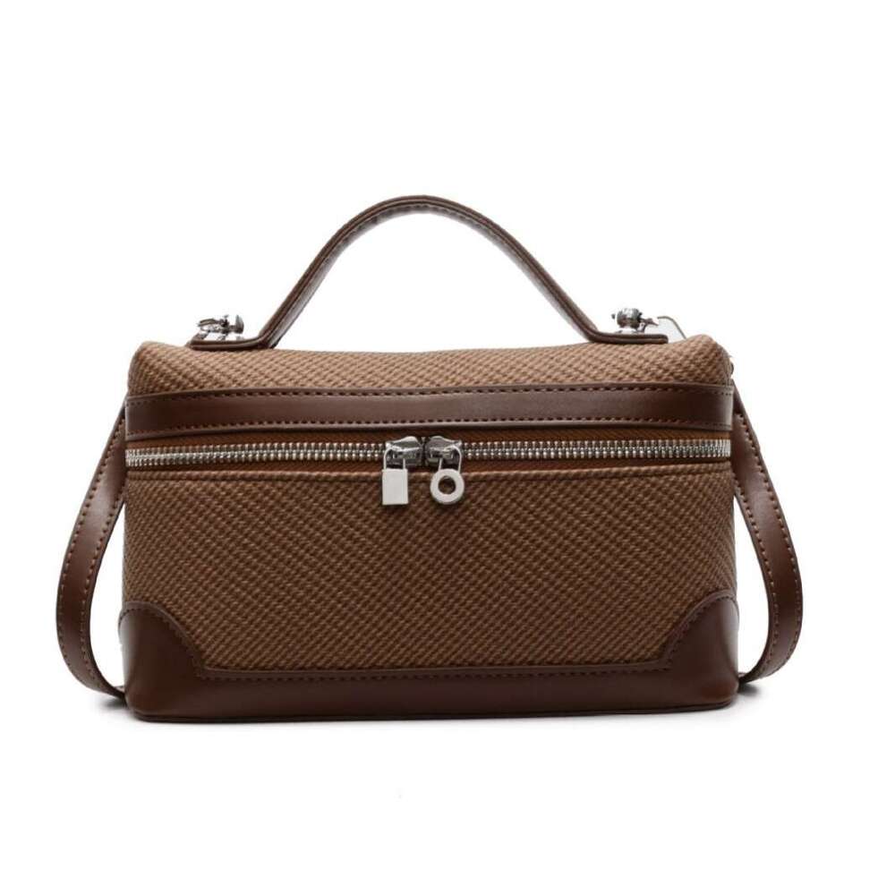 designer bag Luxury bag New Fashion Casual Handheld Shoulder Crossbody Niche High-end Commuter Bag for Women
