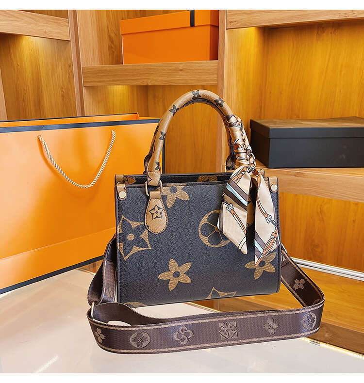 Fashion Classic Designer Bag for Women Ladies New Vintage Tote Bags with Scarf Large Capacity Shoulder Wide Strap Trendy Bag