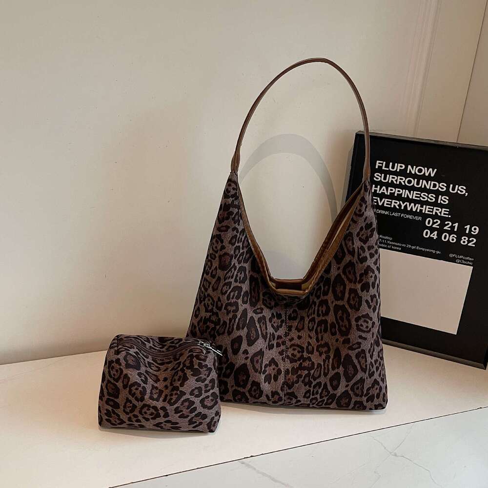 designer bag Luxury bag Large Capacity Women's Fashion New Versatile Shoulder Underarm Casual Commuting Leopard Print Tote Bag